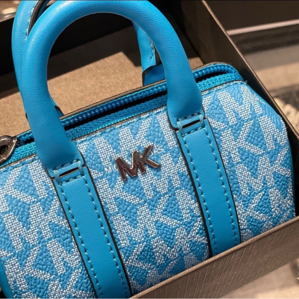NWT MICHAEL KORS Micro Duffle Pouch Bag Charm/ Key Chain in Blue (perfect sky) - Picture 4 of 5